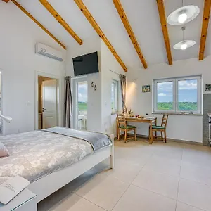 Lovor - To Relax In Greenery & Explore Istria Tinjan